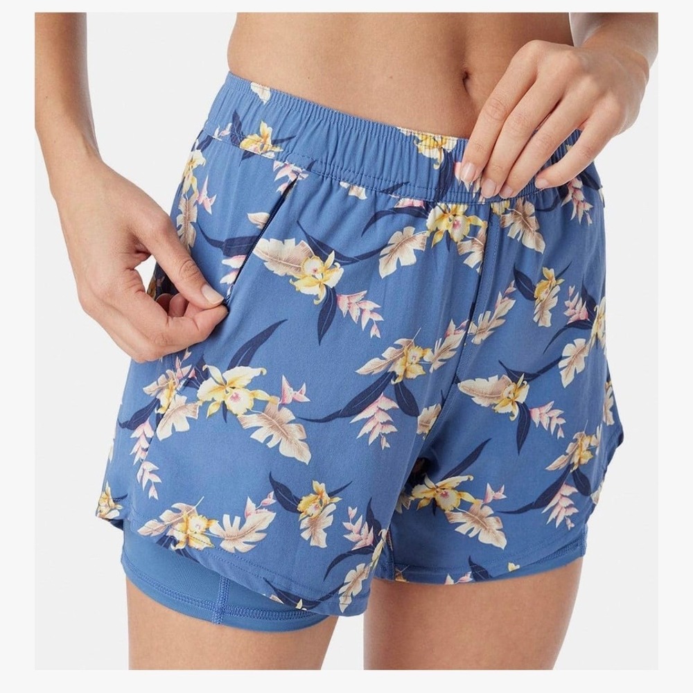 Fair Harbor The Corliss Short Women's Athletic Short 5-Inch Inseam pockets